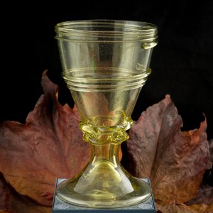 MEDIEVAL WINE GLASS, 14TH CENTURY, FRANCE - HISTORICAL GLASS{% if kategorie.adresa_nazvy[0] != zbozi.kategorie.nazev %} - CERAMICS, GLASS{% endif %}