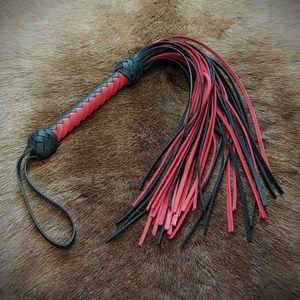 LEATHER QUIRTS, BLACK AND RED - KEYCHAINS, WHIPS, OTHER{% if kategorie.adresa_nazvy[0] != zbozi.kategorie.nazev %} - LEATHER PRODUCTS{% endif %}