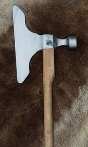 WAR HAMMER WITH SHAFT - HMB - HMB - SWORDS, FALCHIONS, AXES, WEAPONS{% if kategorie.adresa_nazvy[0] != zbozi.kategorie.nazev %} - WEAPONS - SWORDS, AXES, KNIVES{% endif %}