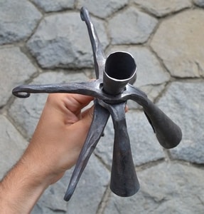 TRIPOD FOR CAULDRON, MOBILE - FORGED PRODUCTS{% if kategorie.adresa_nazvy[0] != zbozi.kategorie.nazev %} - SMITHY WORKS, COINS{% endif %}