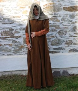 VÊTEMENTS MÉDIÉVAUX POUR FEMMES - bourgeoise - bourgeoise, 2e moitié du 14e siècle
