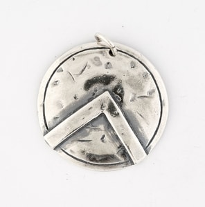Bouclier Spartiate, pendentif en argent