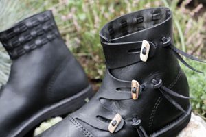 RAIDER WIKINGERSCHUHE SCHWARZ - WIKINGERSCHUHE{% if kategorie.adresa_nazvy[0] != zbozi.kategorie.nazev %} - SCHUHE, KLEIDUNG{% endif %}