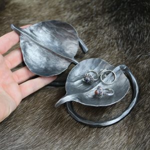 FORGED JEWELLERY BOWL - FORGED PRODUCTS{% if kategorie.adresa_nazvy[0] != zbozi.kategorie.nazev %} - SMITHY WORKS, COINS{% endif %}