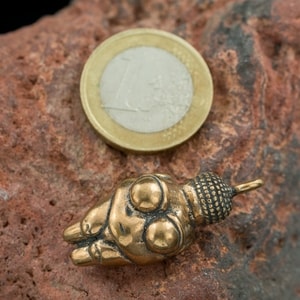 Vénus de Willendorf, pendentif, bronze