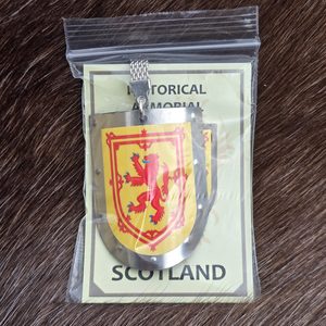 SCHOTTLAND, MITTELALTERLICHES SCHILD, SCHLÜSSELANHÄNGER, METALL, HANDGEFERTIGT - SCHLÜSSELANHÄNGER{% if kategorie.adresa_nazvy[0] != zbozi.kategorie.nazev %} - SCHMUCKSTÜCKE{% endif %}