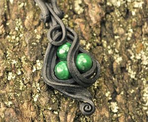 3 MALACHITES - PENDANT - FANTASY JEWELS{% if kategorie.adresa_nazvy[0] != zbozi.kategorie.nazev %} - JEWELLERY - BRONZE, ZINC{% endif %}