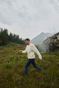 ARAN WOOLEN LIGHT, MERINOWOLLE HERREN IRLAND WEISS - IRISCHE WOLLPULLOVER{% if kategorie.adresa_nazvy[0] != zbozi.kategorie.nazev %} - WOLLPRODUKTE{% endif %}