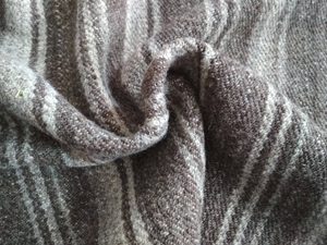 GERMANICUS, GERMANIAN WOOLEN THROW, HAND WEAVING - HAND WEAVING{% if kategorie.adresa_nazvy[0] != zbozi.kategorie.nazev %} - WOOLEN PRODUCTS, IRELAND{% endif %}