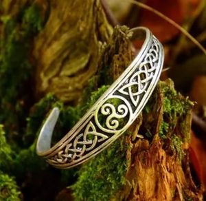 TRISKELE - Celtic bronze bracelet