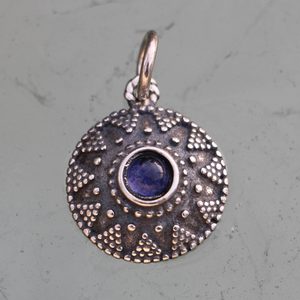 ISOLDA, IOLITE, SILVER PENDANT - PENDANTS{% if kategorie.adresa_nazvy[0] != zbozi.kategorie.nazev %} - SILVER JEWELLERY{% endif %}