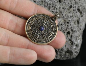 VESNA, PENDENTIF SLAVE, BRONZE LAPIS LAZULI - OBJETS EN BRONZE{% if kategorie.adresa_nazvy[0] != zbozi.kategorie.nazev %} - BIJOUTERIE{% endif %}