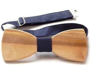 WOODEN BUTTERFLY BOW TIE, BLUE, SILK - TIES, BOW TIES, HANDKERCHIEFS{% if kategorie.adresa_nazvy[0] != zbozi.kategorie.nazev %} - SHOES, COSTUMES{% endif %}
