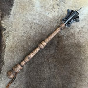 Masse médiévale avec manche en bois, réplique décorative