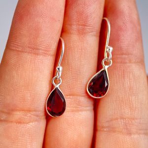 RUTH, silver earrings, garnet, Ag 925/1000