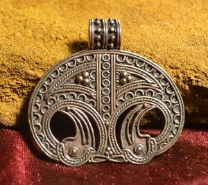 VIKING LUNULA, MOESGARD, DENMARK, BRONZE - HISTORISCHEN REPLIKEN AUS BRONZE{% if kategorie.adresa_nazvy[0] != zbozi.kategorie.nazev %} - SCHMUCKSTÜCKE{% endif %}