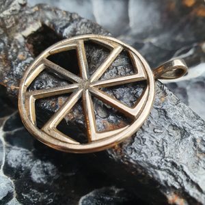 BRONZE KOLOVRAT, SLAVIC SUN WHEEL PENDANT - SLAVIC AMULETS{% if kategorie.adresa_nazvy[0] != zbozi.kategorie.nazev %} - JEWELLERY - BRONZE, ZINC{% endif %}