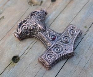 MÚSPELLHEIM, Marteau de Thor, Suède, étain, grenat