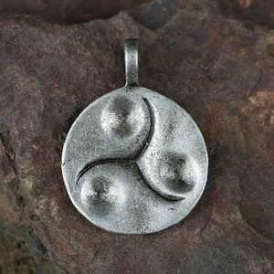 CELTIC TRISKELE, PENDANT, ZINC, ANTIQUE SILVER - ALL PENDANTS, OUR PRODUCTION{% if kategorie.adresa_nazvy[0] != zbozi.kategorie.nazev %} - JEWELLERY - BRONZE, ZINC{% endif %}