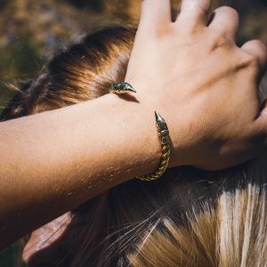 CORBEAU VIKING - BRACELET, LAITON - OBJETS EN BRONZE{% if kategorie.adresa_nazvy[0] != zbozi.kategorie.nazev %} - BIJOUTERIE{% endif %}