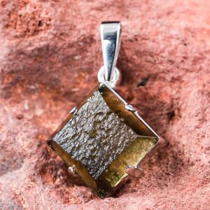 DRUSA, CZECH MOLDAVITE PENDANT, SILVER - MOLDAVITES, CZECH{% if kategorie.adresa_nazvy[0] != zbozi.kategorie.nazev %} - SILVER JEWELLERY{% endif %}