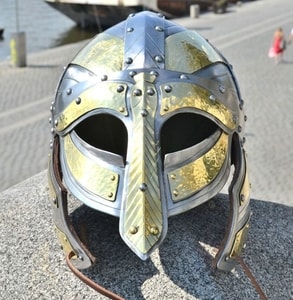 ARNGRIM, VIKING HELMET WITH CHEEK-GUARDS - VIKING AND NORMAN HELMETS{% if kategorie.adresa_nazvy[0] != zbozi.kategorie.nazev %} - ARMOUR HELMETS, SHIELDS{% endif %}