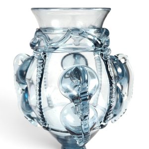 Historischer blauer Rüsselbecher, Vendelzeit, 7. Jahrhundert