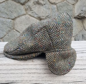 ESKE HAT TWEED, CAP WITH FLAP, GREY - HÜTE AUS IRLAND{% if kategorie.adresa_nazvy[0] != zbozi.kategorie.nazev %} - WOLLPRODUKTE{% endif %}