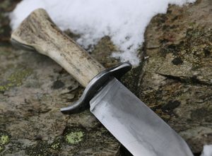 HOLT, BOWIE KNIFE WITH ANTLER, HAMON HARDENING - KNIVES{% if kategorie.adresa_nazvy[0] != zbozi.kategorie.nazev %} - WEAPONS - SWORDS, AXES, KNIVES{% endif %}