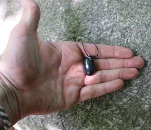 SHUNGITE, OVAL PENDANT - SHUNGITE - JEWELRY, PYRAMIDS{% if kategorie.adresa_nazvy[0] != zbozi.kategorie.nazev %} - MOLDAVITES, MINERALS, FOSSILS{% endif %}