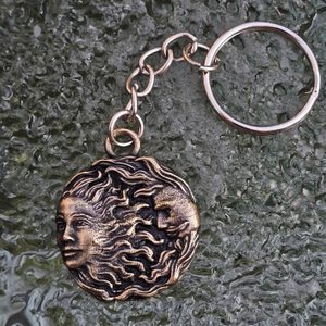 Coniunctio, Mond und Sonne, Schlüsselanhänger, Zink, Altmessing