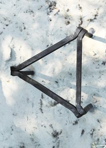 Tripode simple, grille de poêle, forgé à la main