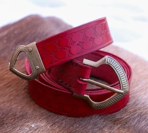 HEROLD, MEDIEVAL LEATHER BELT, RED - BELTS{% if kategorie.adresa_nazvy[0] != zbozi.kategorie.nazev %} - LEATHER PRODUCTS{% endif %}