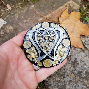 SCOTTISH THISTLE, BELT BUCKLE - BLACK AND GOLD - CEINTURES À BOUCLES INTERCHANGEABLES{% if kategorie.adresa_nazvy[0] != zbozi.kategorie.nazev %} - CUIR : PRODUITS ET OUTILS{% endif %}