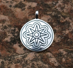 BRONZE AGE SUN III, pendentif en argent