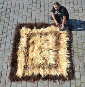 HALISHTE, TRADITIONAL BALKAN RUG, 110X120 CM - WOOLEN BLANKETS, THE BALKANS{% if kategorie.adresa_nazvy[0] != zbozi.kategorie.nazev %} - WOOLEN PRODUCTS, IRELAND{% endif %}