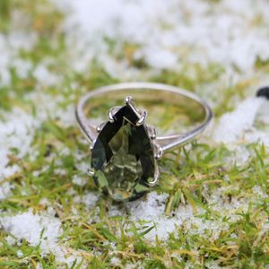 GABRETA, luxury silver ring with Czech Moldavite