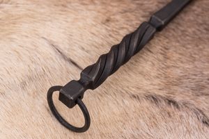 FORGED SHOEHORN - TWISTED - SCHMIEDEWOHNACCESSOIRES{% if kategorie.adresa_nazvy[0] != zbozi.kategorie.nazev %} - SCHMIEDEARBEITEN, MINTAGE{% endif %}