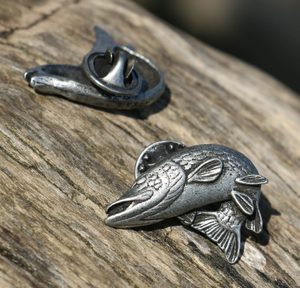 PIKE, TIN, PIN - ANIMAL PENDANTS{% if kategorie.adresa_nazvy[0] != zbozi.kategorie.nazev %} - JEWELLERY - BRONZE, ZINC{% endif %}