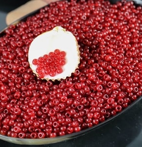 CZECH ROCAILLE SEED BEADS RED 10/0 - ROCAILLES CZECH GLASS BEADS{% if kategorie.adresa_nazvy[0] != zbozi.kategorie.nazev %} - BUSHCRAFT, LIVING HISTORY, CRAFTS{% endif %}