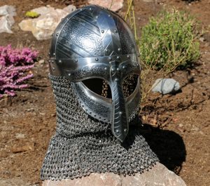 NJORD, CASQUE DE VIKING AVEC CAMAIL D'ARMURE - CASQUES VIKINGS ET À NASALE{% if kategorie.adresa_nazvy[0] != zbozi.kategorie.nazev %} - ARMURES ET BOUCLIERS{% endif %}