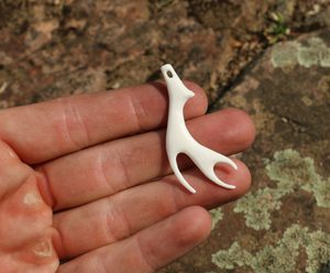 DEER ANTLERS, BONE PENDANT - CELTIC PENDANTS{% if kategorie.adresa_nazvy[0] != zbozi.kategorie.nazev %} - JEWELLERY - BRONZE, ZINC{% endif %}