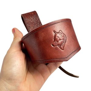 WOLF leather horn holder
