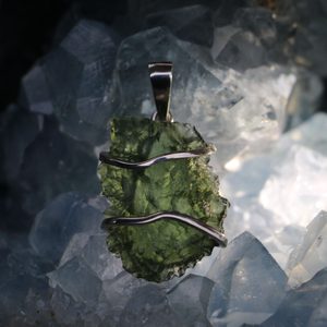 RADKA - PENDENTIF, ARGENT, MOLDAVITE - BIJOUX À MOLDAVITES TCHÈQUES{% if kategorie.adresa_nazvy[0] != zbozi.kategorie.nazev %} - BIJOUX EN ARGENT{% endif %}