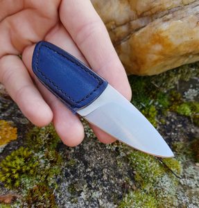 BRETAGNE DESIGNER KNIFE WITH SHEATH - BLUE - KNIVES{% if kategorie.adresa_nazvy[0] != zbozi.kategorie.nazev %} - WEAPONS - SWORDS, AXES, KNIVES{% endif %}