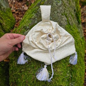 Medieval ladies' bag, 15th century, brocade, white