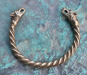 FENRIR, NORSE WOLF BRACELET - INSPIRATION NORDIQUE ET VIKING{% if kategorie.adresa_nazvy[0] != zbozi.kategorie.nazev %} - BIJOUTERIE{% endif %}