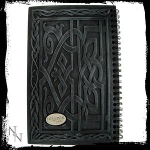 DRAGONISH JOURNAL - BÜCHER DER SCHATTEN{% if kategorie.adresa_nazvy[0] != zbozi.kategorie.nazev %} - MAGIK{% endif %}