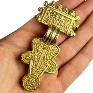 Broche anglo-saxonne, VIe siècle, réplique