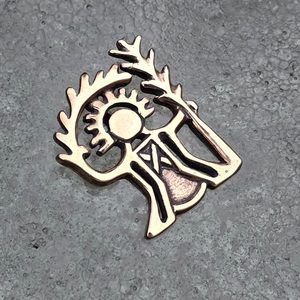 AKKA, déesse sami de la fertilité, pendentif en bronze